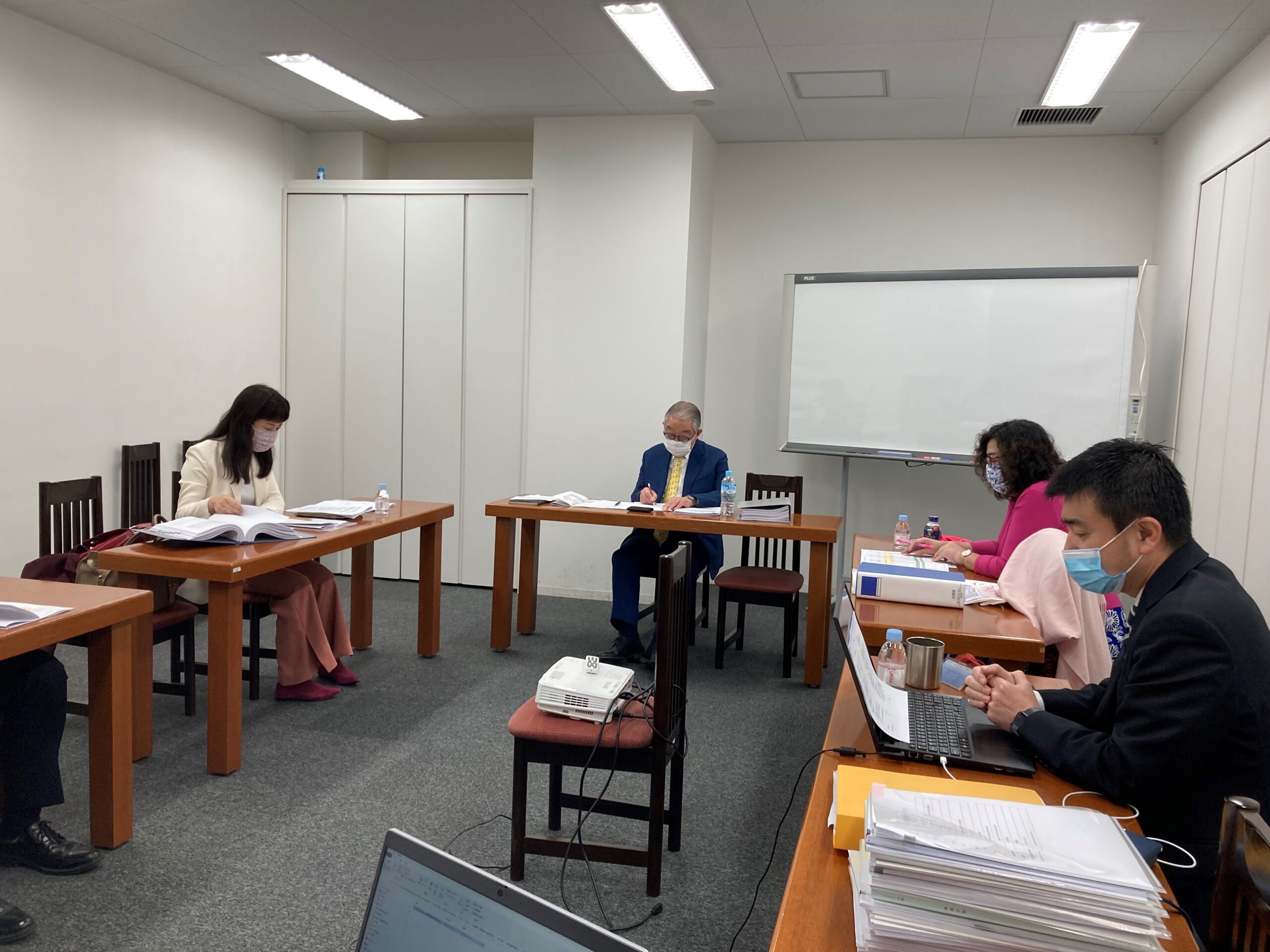 選考委員会